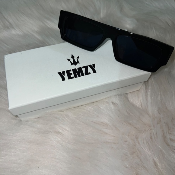 Sunglasses - Picture 4 of 6